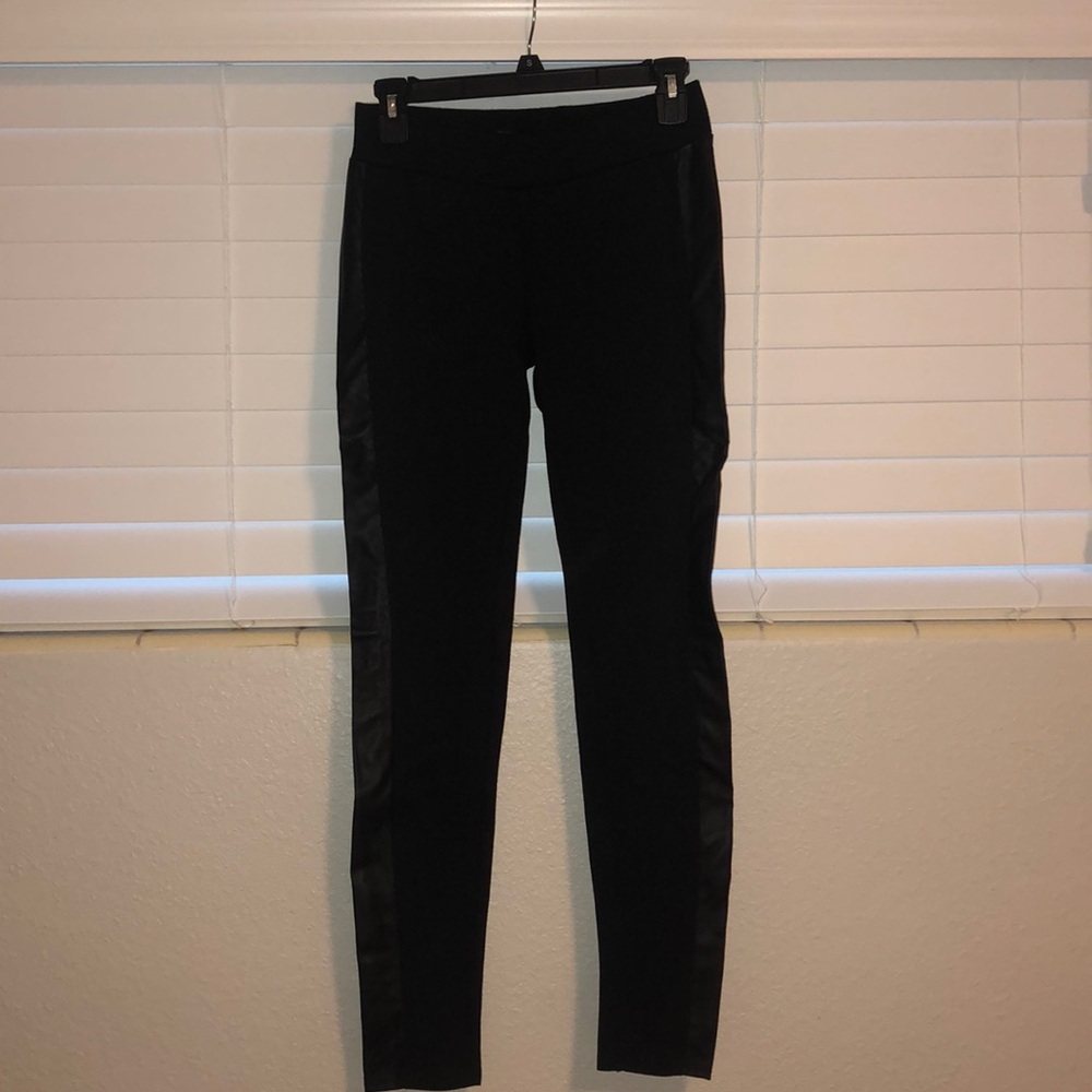 Kensie leather strip leggings